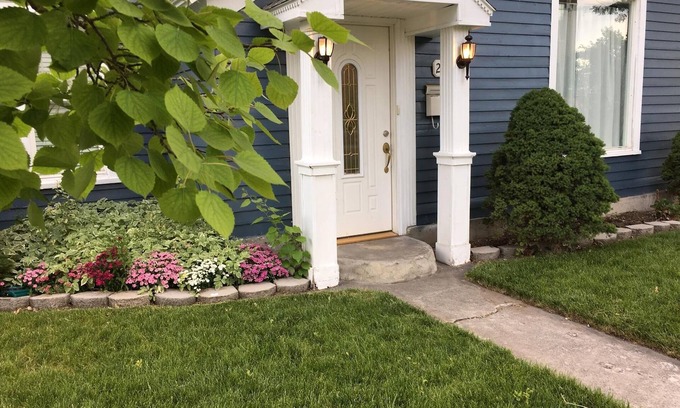 Idaho Falls House | Large, historic, clean, self check-in home near downtown and restaurants.