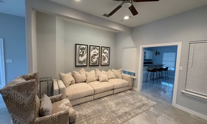 Edinburg House | Large Home, Plan your events, Sparkling Pool, Deck