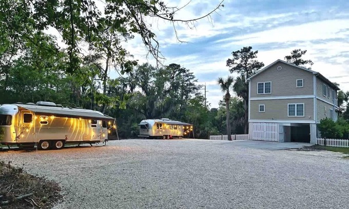 Savannah House | Large Home w 2 Airstream Glampers & Spa near Beach & Downtown