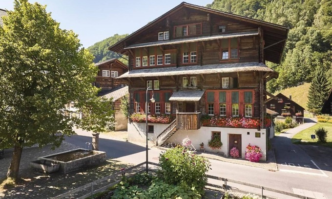 Elm Other | Large house - Foundation Holidays in a listed building