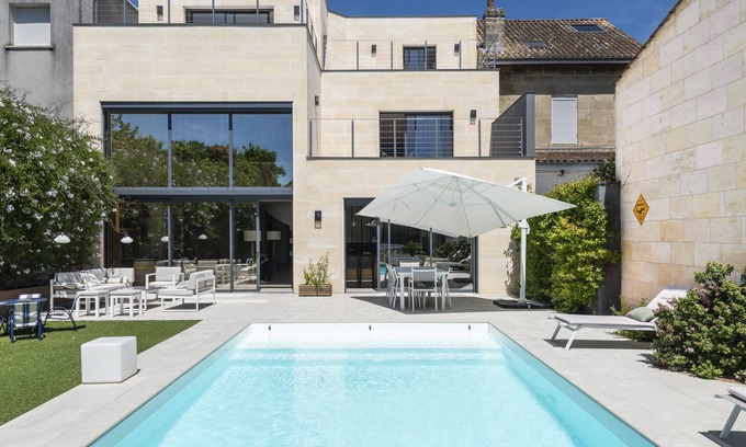 Cauderan House | Large house with pool in Bordeaux August 2025