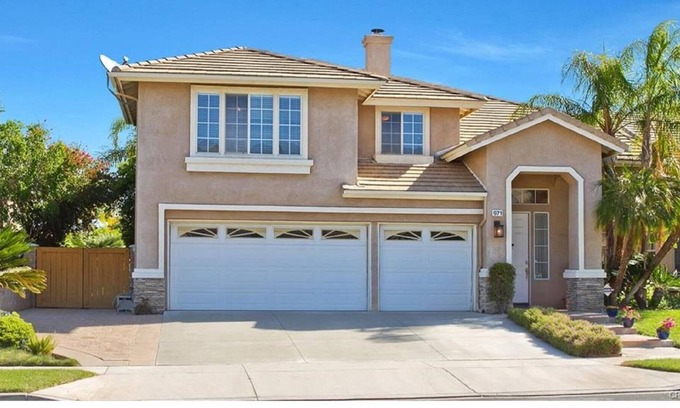 Corona House | Large House With Private Oasis Backyard 讲中文