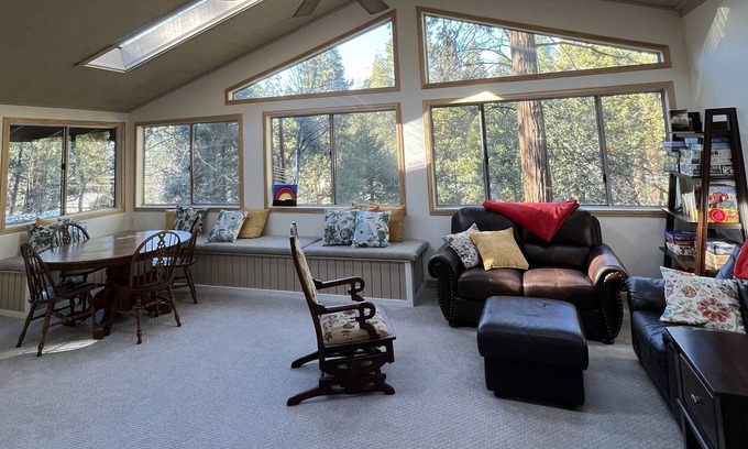 Twain Harte Cabin | Large indoor space+Close to skiing + Dog Friendly