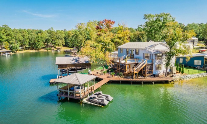 Eclectic House | Large Lake House-Big Water Views -Sparkling Water Views out of every window!