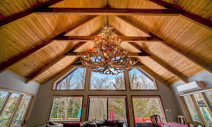 Pocono Pines House | Large Lake Village Cabin in Lake Naomi Poconos