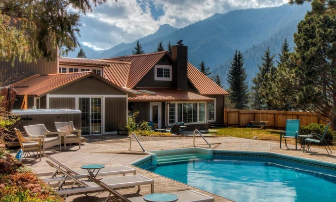 Cascade House | Large luxury mountain home @ base of Pikes Peak, private heated pool & hot tub