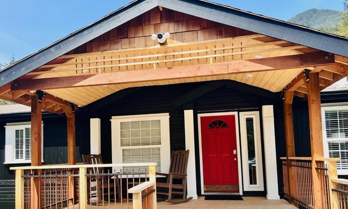 Packwood House | Large LUXURY Cabin on 10 Acres with Hot Tub