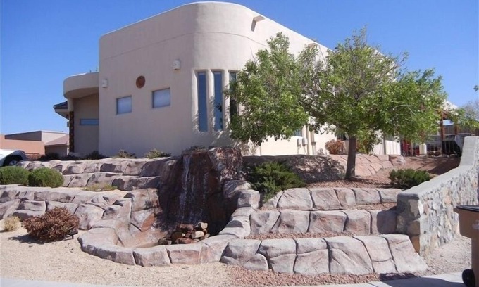 Las Cruces House | Large Luxury Home W/Gated In Ground Pool & Jacuzzi in Desirable Sonoma Ranch