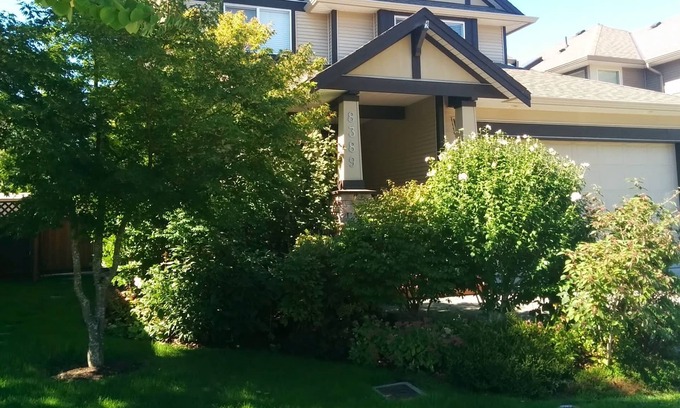 Yorkson House | Large, Modern, One Bedroom Legal Suite In Great Location