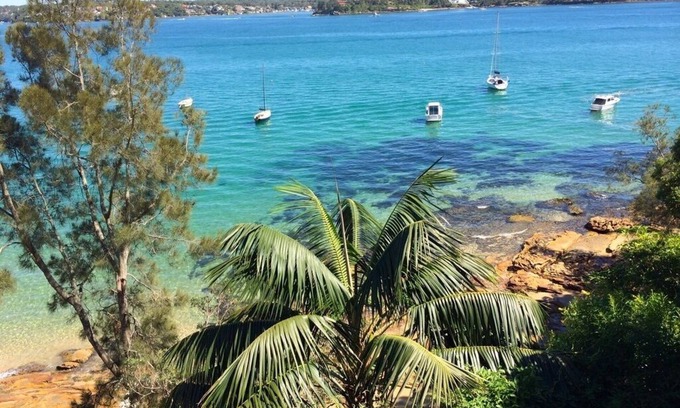Bundeena House | Large north facing waterfront with huge deck, 4 bedrooms & 4 bathrooms. Pets ok.