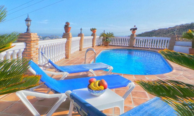 Almunecar Villa | Large pool and breathtaking views over the Costa Tropical