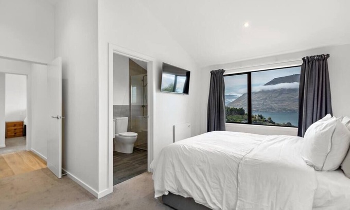 Fernhill House | Large Pure Alpine Privacy and Recently Renovated