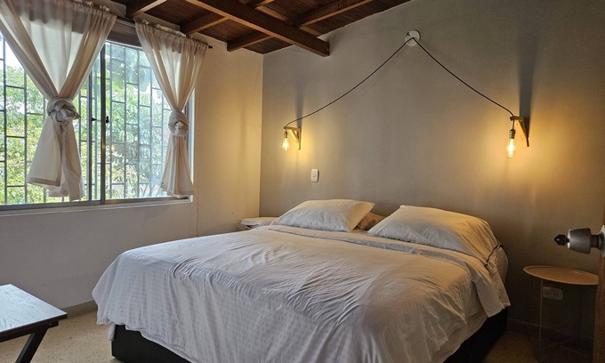Astorga Apartment | Large Studio Apartment With Balcony, Poblado