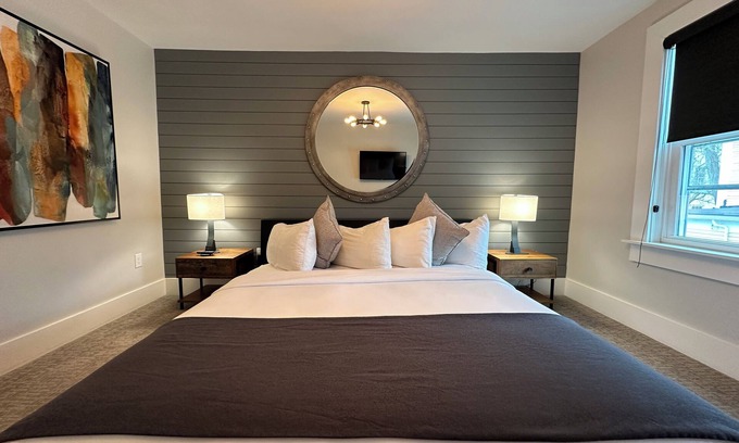 Newport Hotel | Large Three Room Suite 2 Bed/1 Bath/Dog friendly with parking on Historic Pelham St.