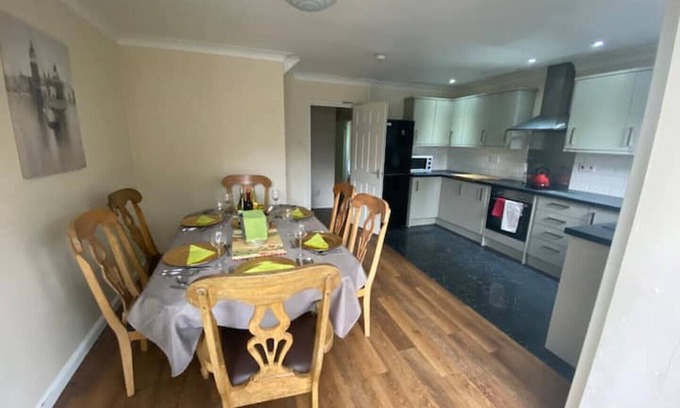 Southampton City Centre House | Large town house great city center location