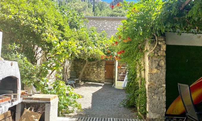 Roquefort-des-Corbieres House | LARGE VILLAGE HOUSE WITH GARDEN AND TERRACE