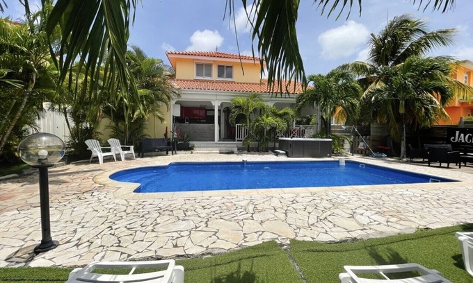 Sainte-Anne Villa | Large villa close to the beach with large private pool, spa and billiards table