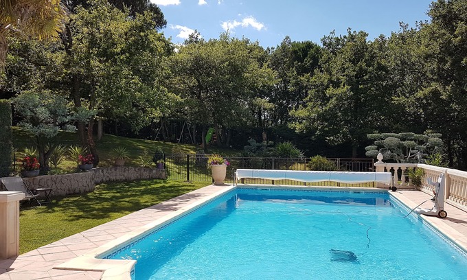 Rochegude Other | Large villa in Drôme provençale. Nice benefits.