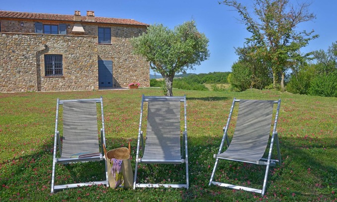 Bibbona Villa | Large villa with heated pool, A/C, Wi-Fi, BBQ, al fresco dining, sleep 16