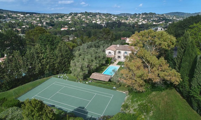 Mougins Villa | Large Villa With Tennis Court and Walking Distance to the old Town