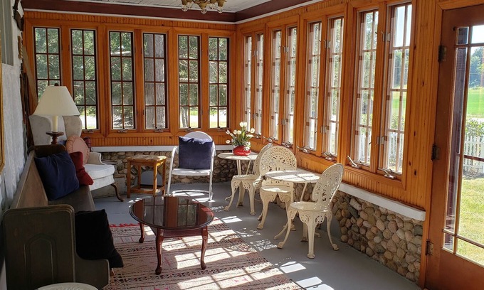 Cedar House | Large, vintage farmhouse in central Leelanau County. 10 mins to Lk Mich beach