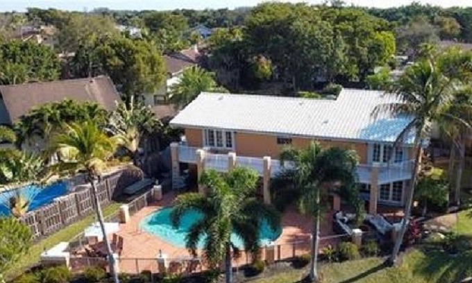 Plantation House | Large Water Front House | Game Room and Heated Pool - Vacation or remote work