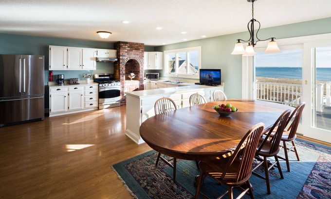 Provincetown House | Large waterfront family home in a great location, spectacular views! RPSH003