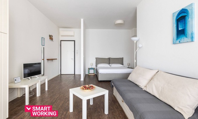 San Donato-San Vitale Apartment | Largo Molina Studio II by Wonderful Italy