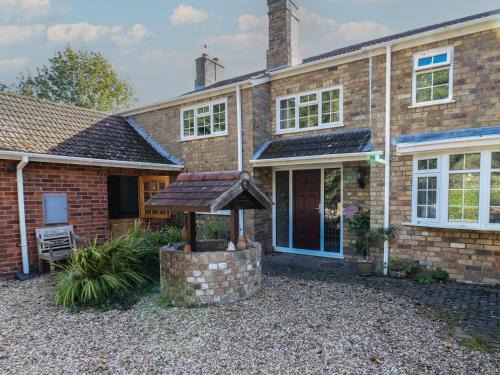 Alford House | Larkspur Cottage