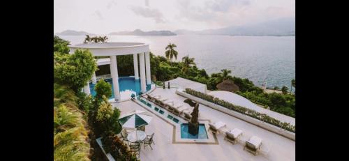 Las Brisas Hotel | Las Brisas Villa Vanetiz