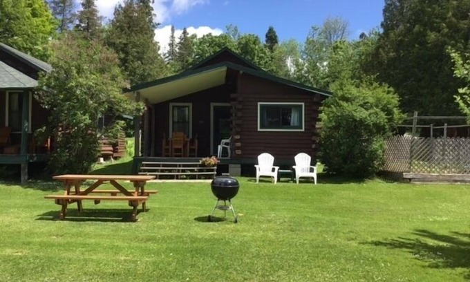 Cedarville Cabin | LaSalle Cabin - Les Cheneaux Landing