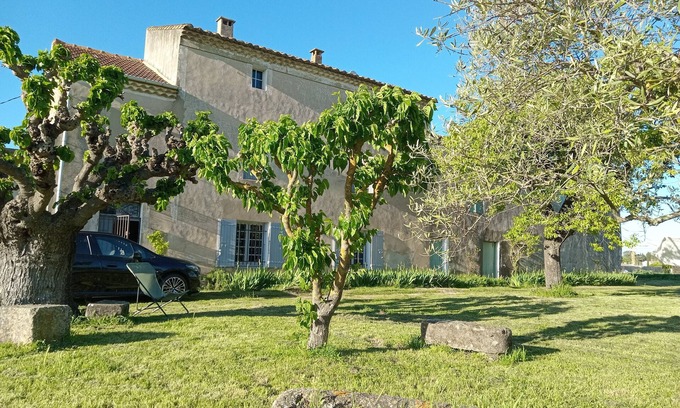 Saint-Quentin-la-Poterie Other | Last minute prices! Spacious authentic farmhouse with swimming pool on large plot