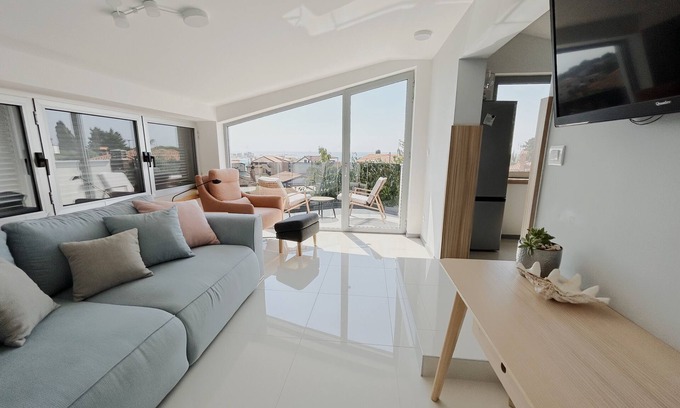 Zambratija Apartment | ! Last Min Offer-35%OFF/27.09.-10.10. !/Luxury apartment near the sandy beach