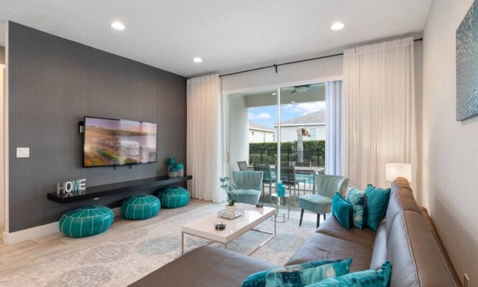 West Kissimmee Villa | Last Minute Disney! Private Pool, Hot Tub & Themed Bedrooms. Book Now! #105343