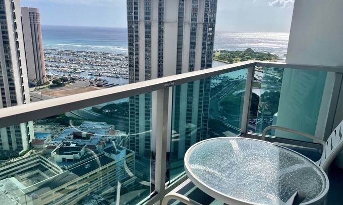 Ala Moana Condo | Last Minute Spacial! Oceanview's on 31st Flr