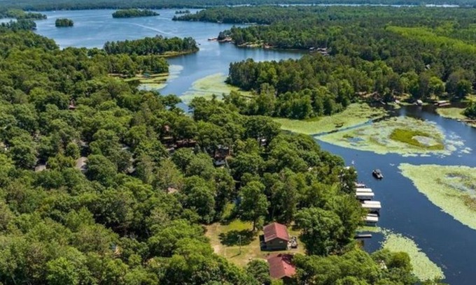 Crosslake Cabin | Last minute? Whitefish Chain Crosslake sleeps 7-9 , kayaks. paddleboards!