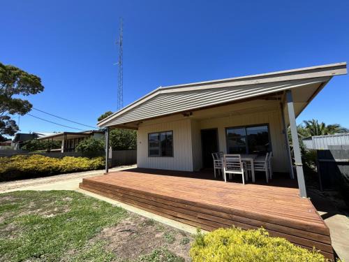Port Hughes House | Latone Sea Lodge - Entire Home in Port Hughes