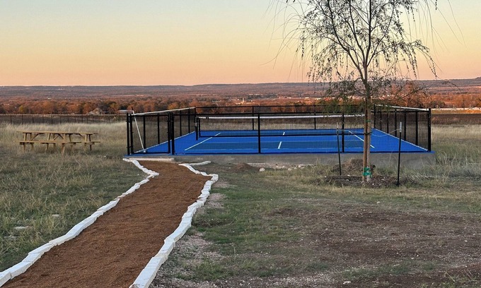 Fredericksburg Hotel | Laurel Court Cottages