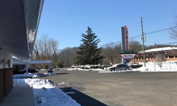 Bordentown Hotel | Laurel Notch Motel