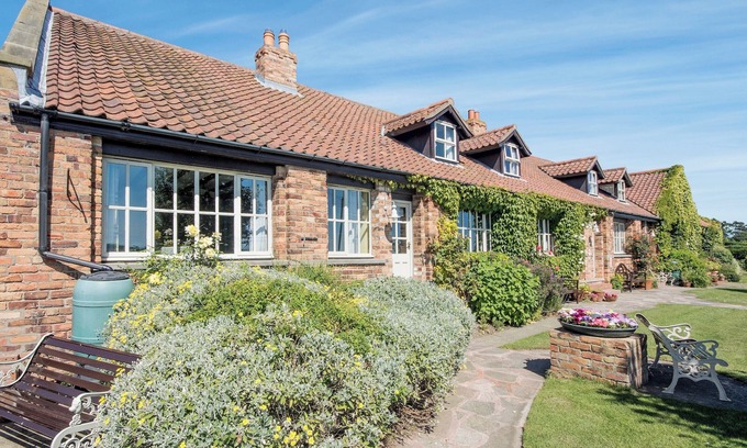 Scalby Cottage | Lavender Cottage - E1495
