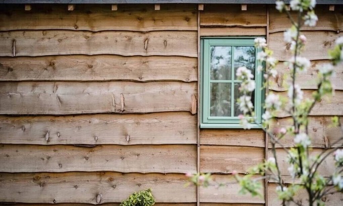 Beccles Cabin | Lavender Lodge, Toad Hall, Wangford
