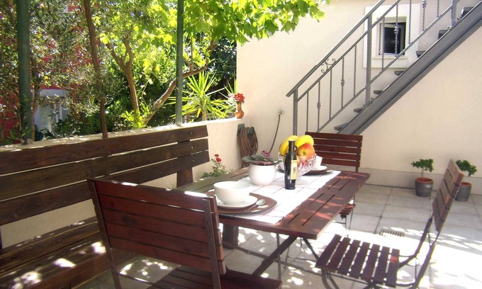 Split Apartment | Lavender - Studio Apartment In the Most Popular Part of Town