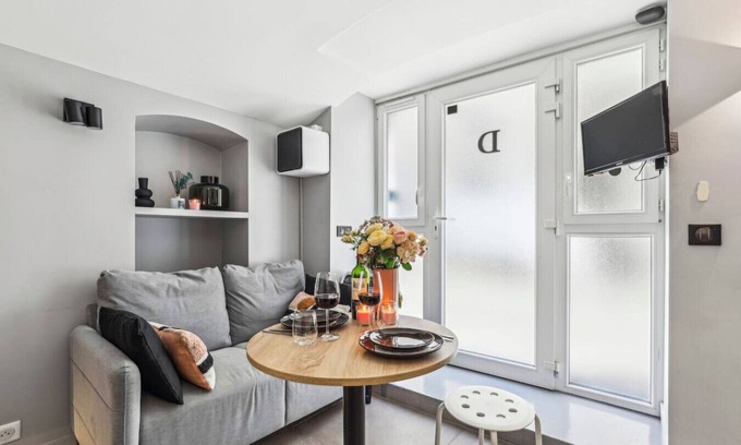 Palais-Royal Apartment | Lavie Maison - Cozy Apt Steps from Palais Royal