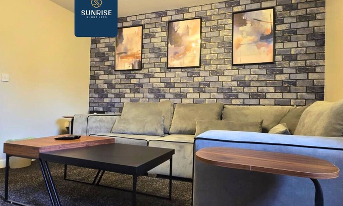 Dundee Apartment | LAW 1 - 4 Rooms, 1 king, 2 Doubles, 1 Single