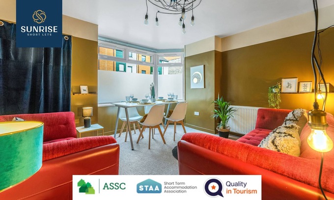 Dundee Apartment | LAW 2.0 - 3 Rooms, 5 Single Beds, 1 Bathroom