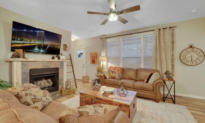 Boyne City House | Lazy Bear Inn
