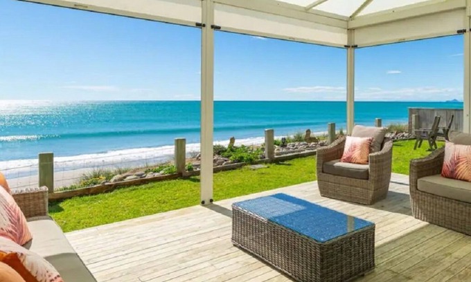 Bay of Plenty Region Cottage | Lazy days beach front cottage