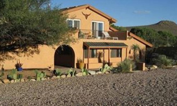 Sierra Vista Bed & Breakfast | Lazy Dog Ranch