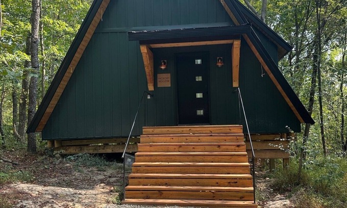 McArthur Cabin | Lazy Lane Cabins - Hickory Hollow