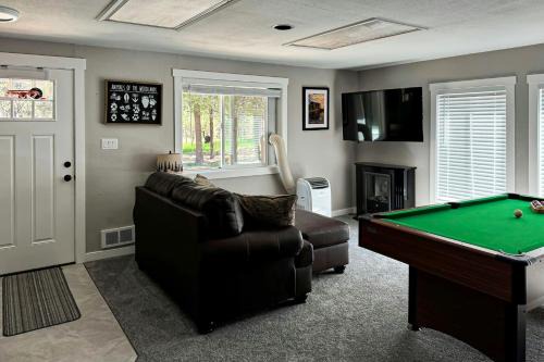 Three Rivers House | Lazy River Retreat